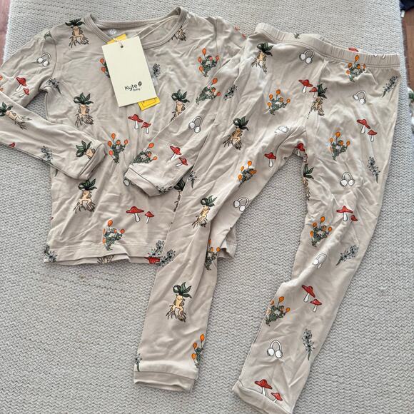 Kyte Baby x Harry Potter Tan Herbology Two Piece Bamboo Pajama Set - 4T - NWT - Picture 1 of 5